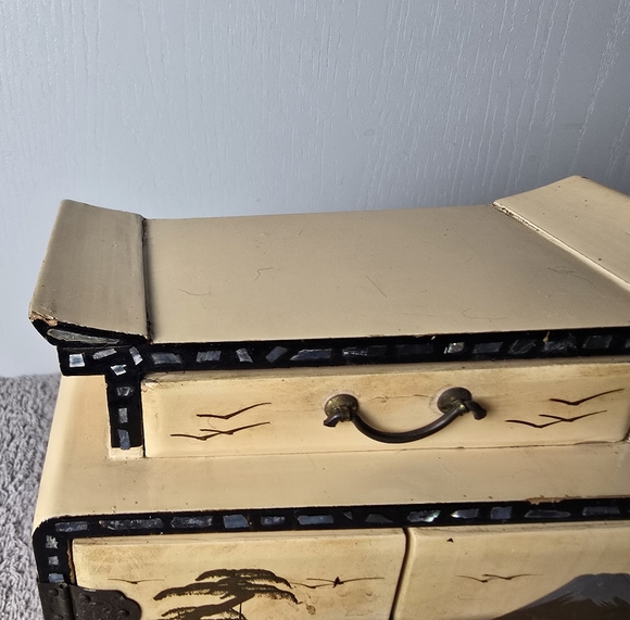 Vintage Asian-Inspired Jewelry Box - Picture 13 of 13
